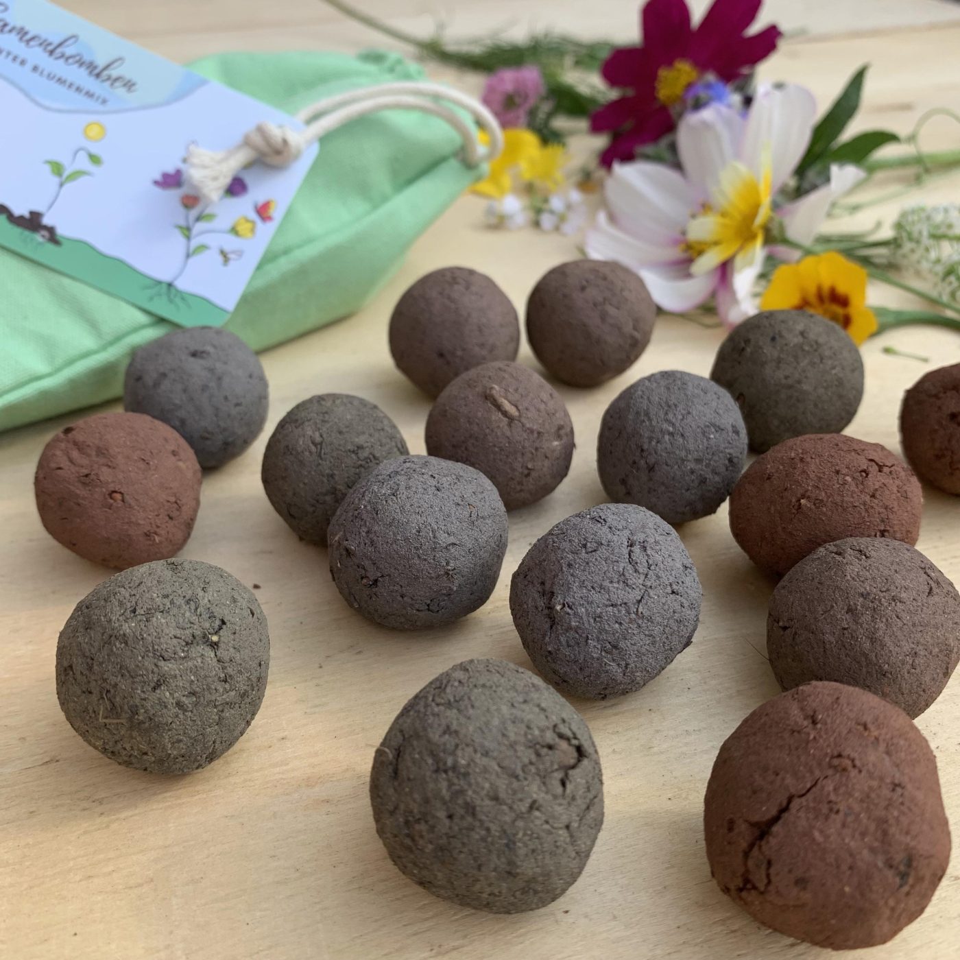 Sechzehn im hellgrünen Beutel — Nature Roadshop